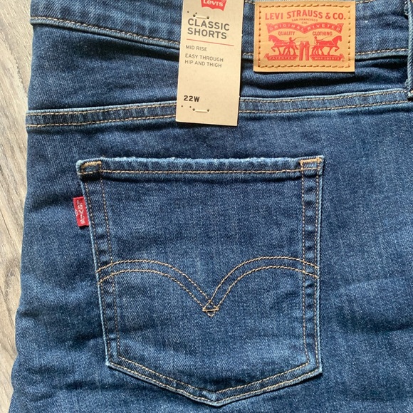 New with tags. Levi’s red tag shorts. - Picture 4 of 4